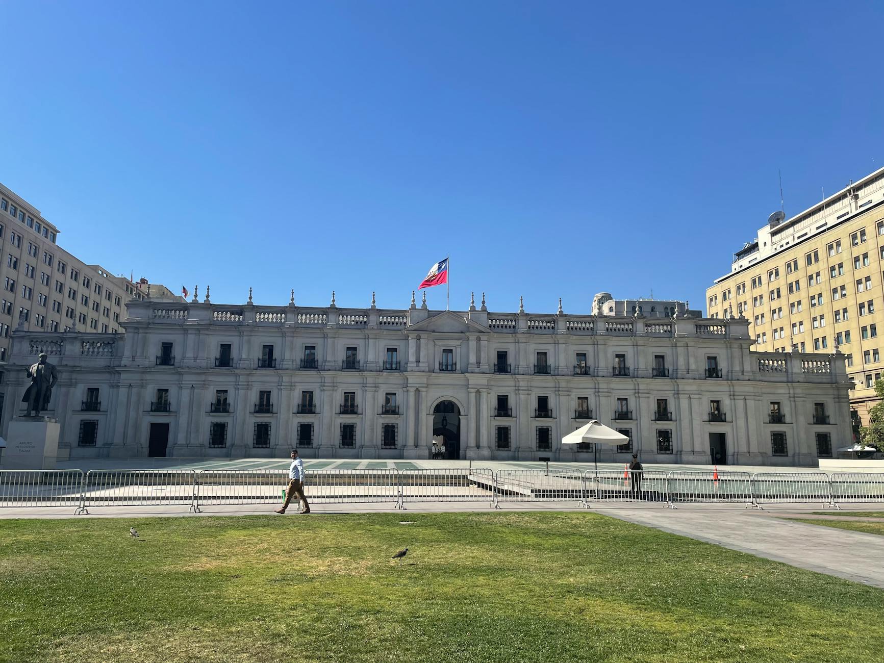 La transición política en Chile: Aterrizaje de un nuevo gobierno y desafíos inmediatos